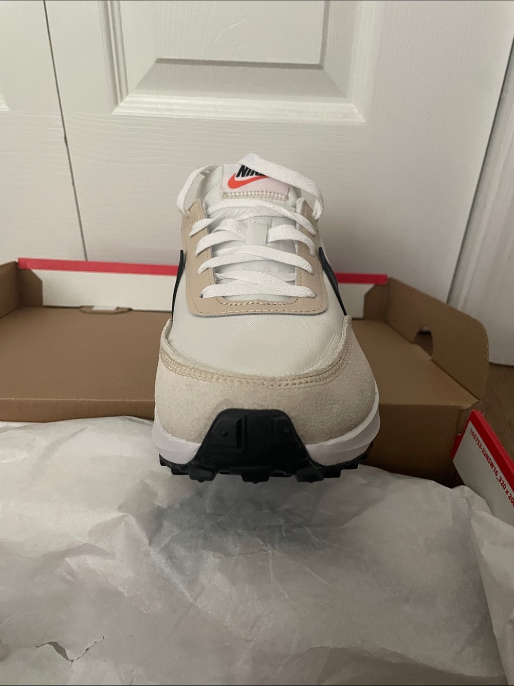 NIB Nike women’s waffle debut. Size 9.5. Sanddrift/black-phantom white colorway - Picture 8 of 13